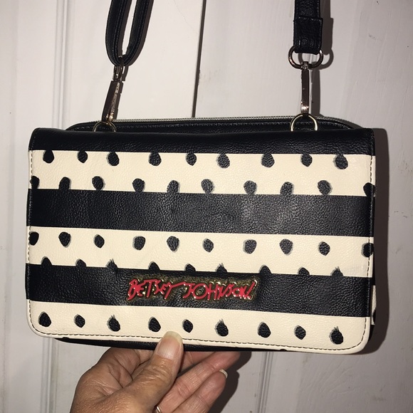 Women’s Betsey Johnson Crossbody Bag - Picture 2 of 15